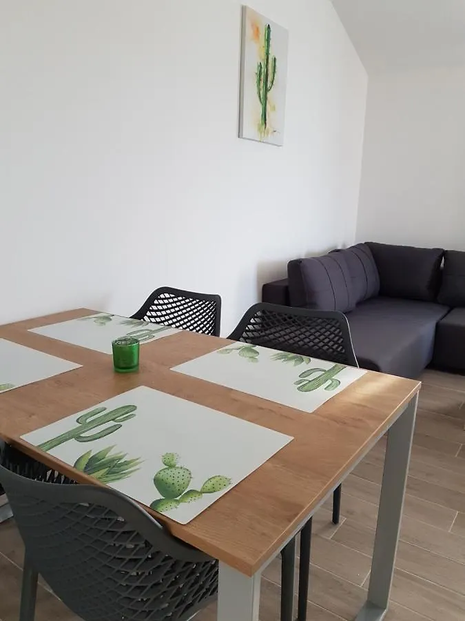 בית הארחה פונאנט Apartments Kiara