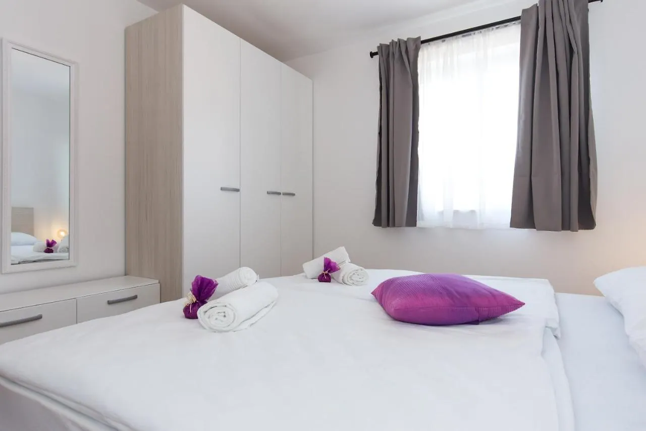 פונאנט Apartments Kiara קרואטיה