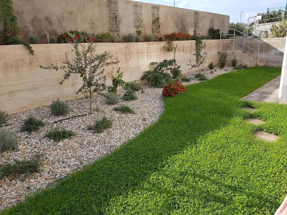 בית הארחה פונאנט Apartments Kiara